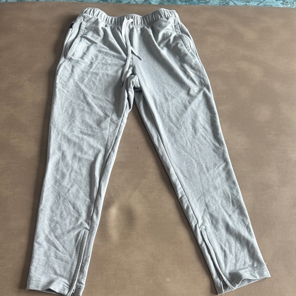 adidas Light Gray light weightSweatpants with zipper pockets and ankle openings